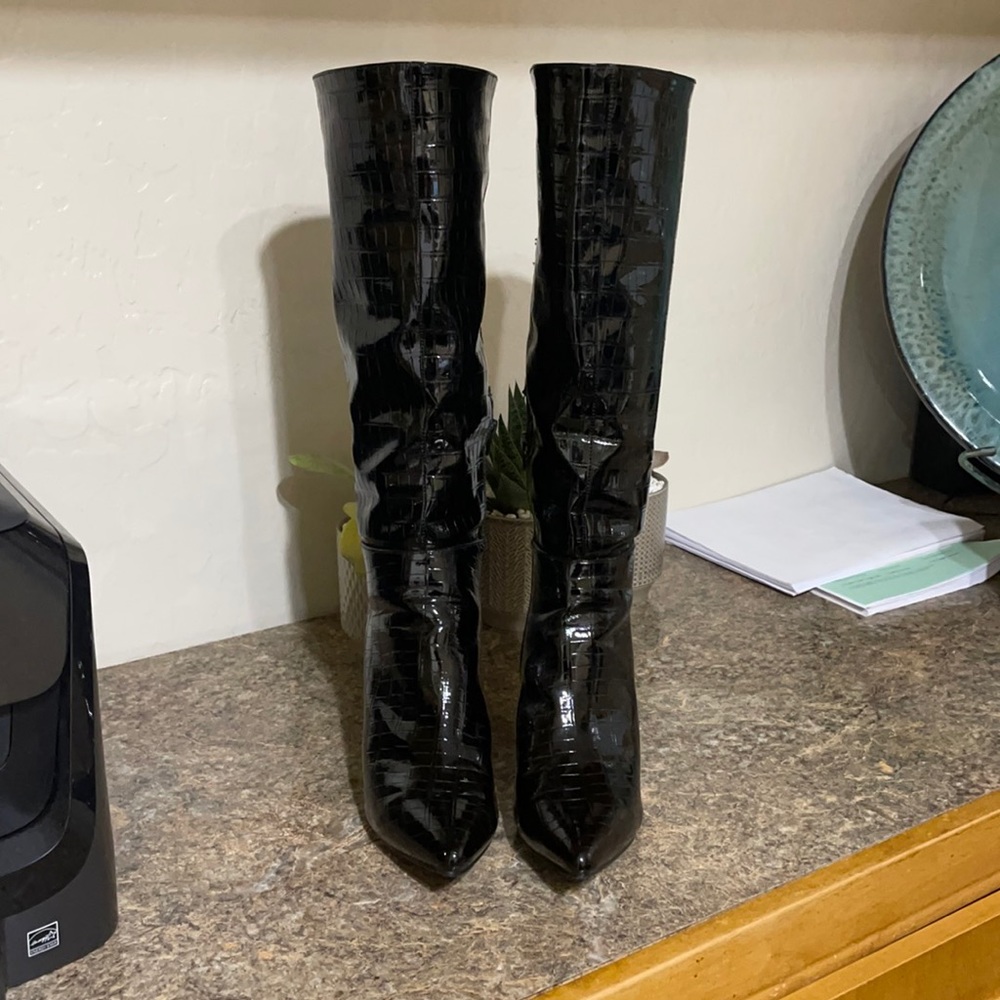 point toe chunky heeled boots